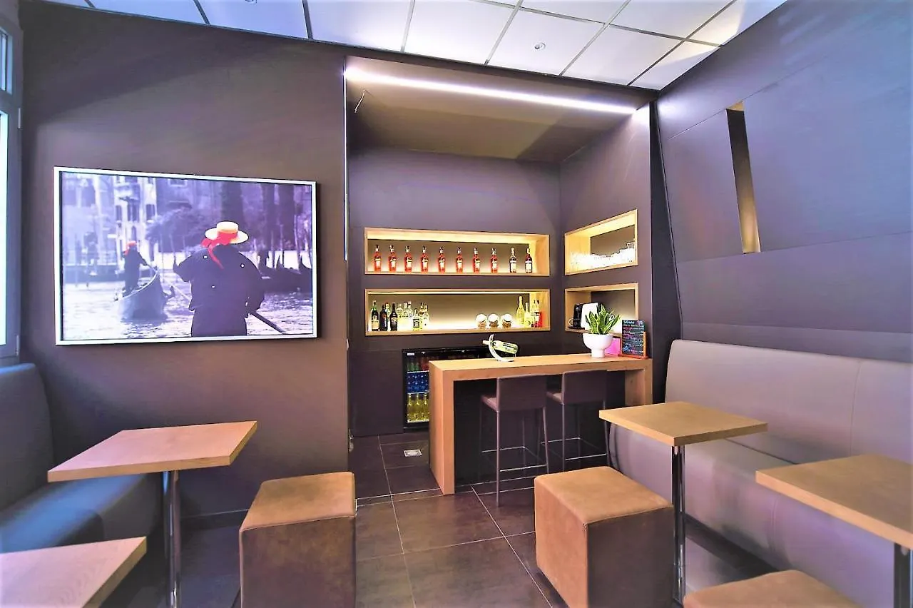 Hotel Aaron Mestre