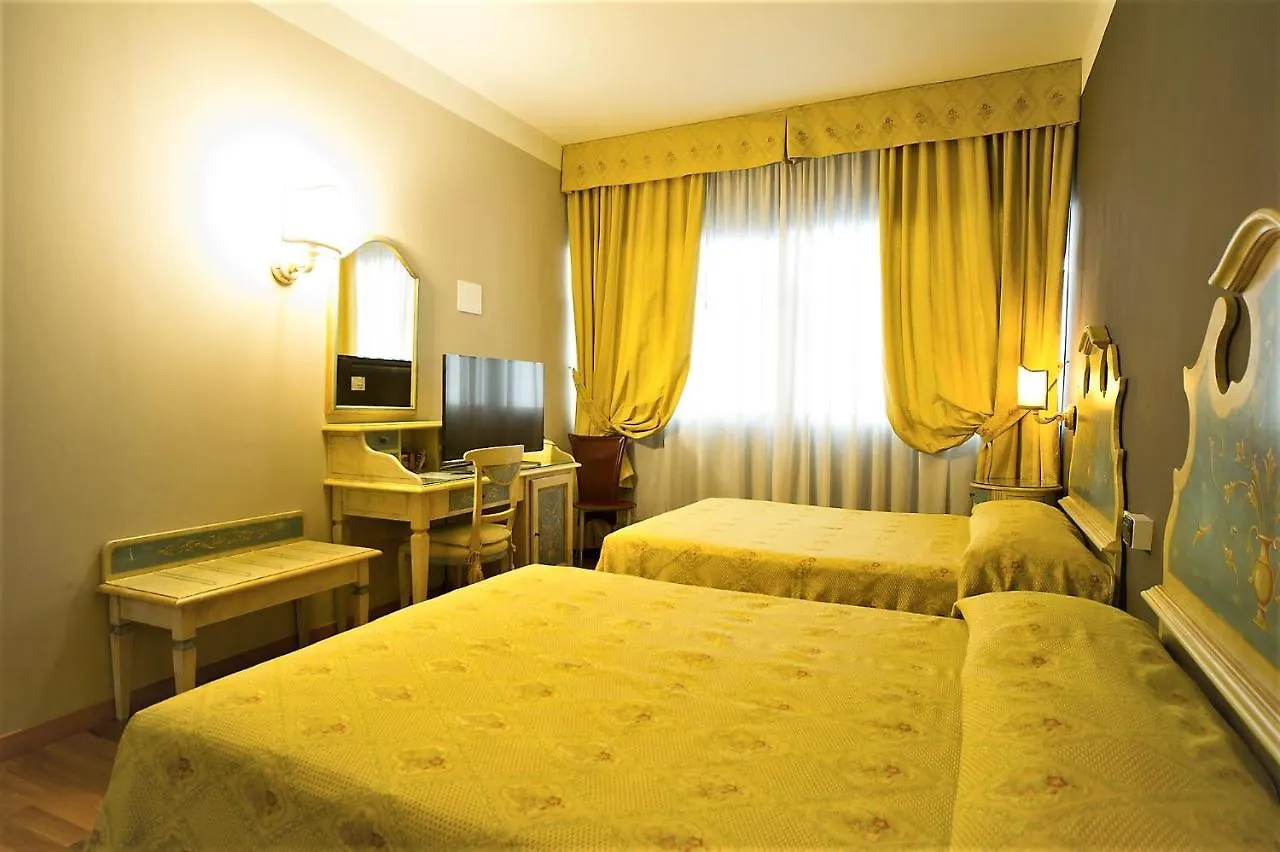 Hotel Aaron Mestre 3*,  Italien