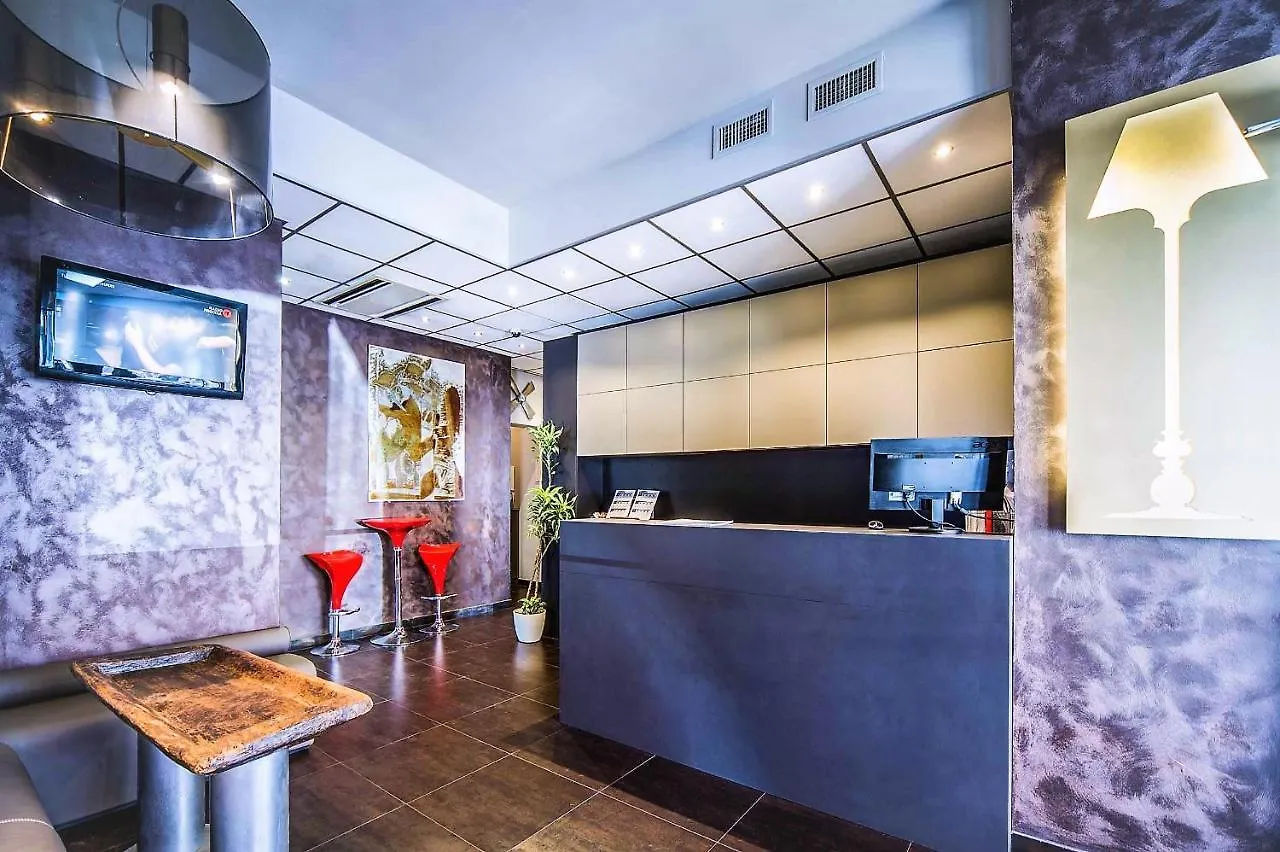Hotel Aaron Mestre 3*,