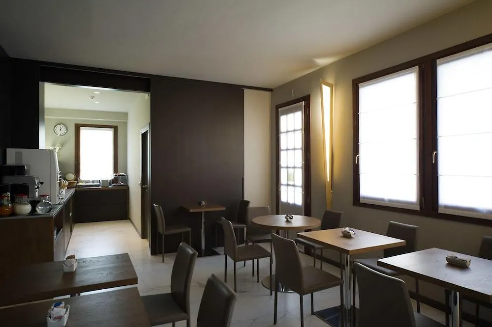 Hotel Aaron Mestre
