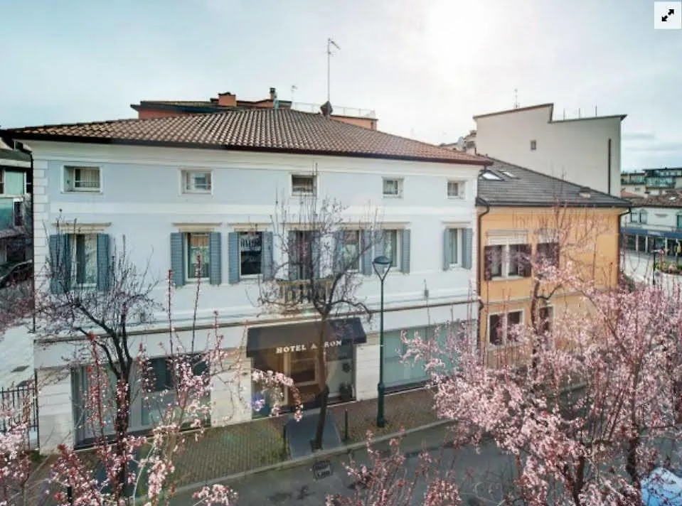 Hotel Aaron Mestre