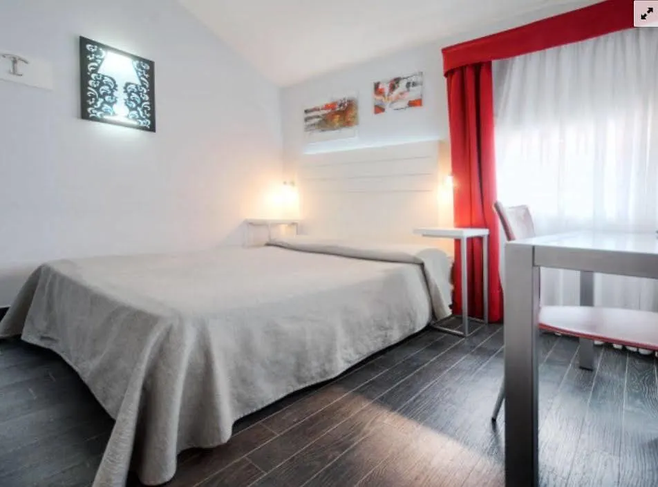 Hotel Aaron Mestre