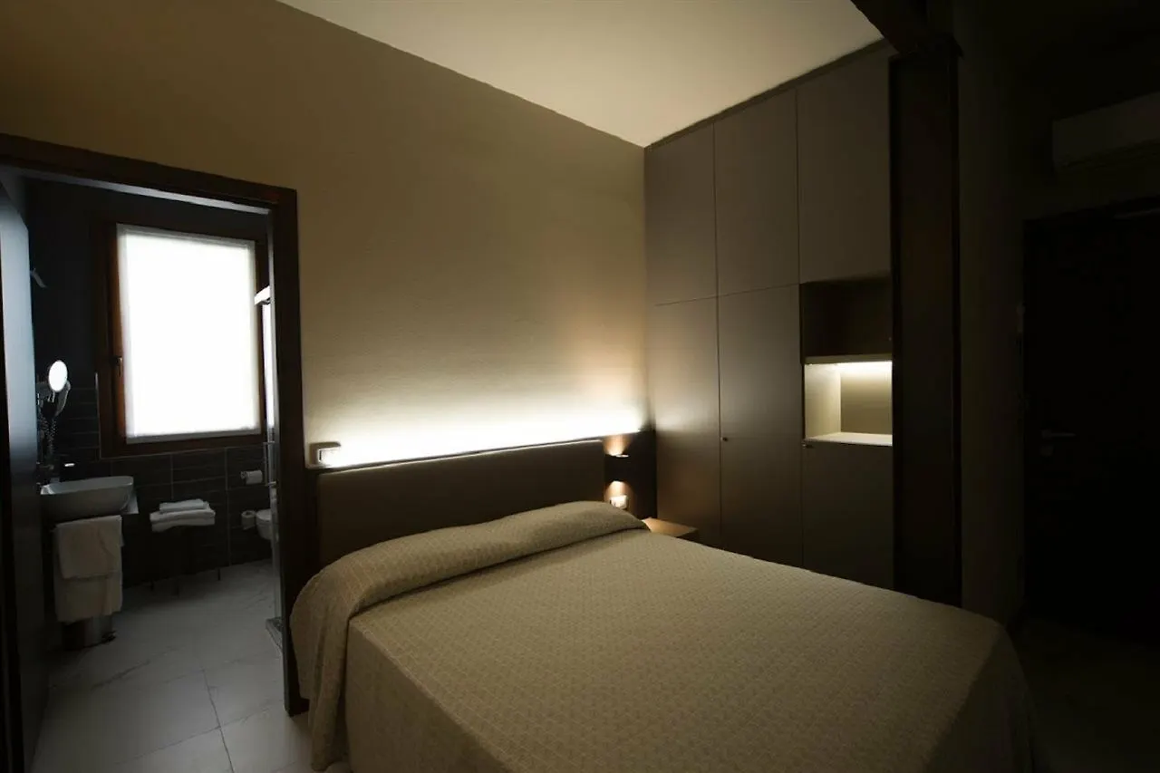 Hotel Aaron Mestre