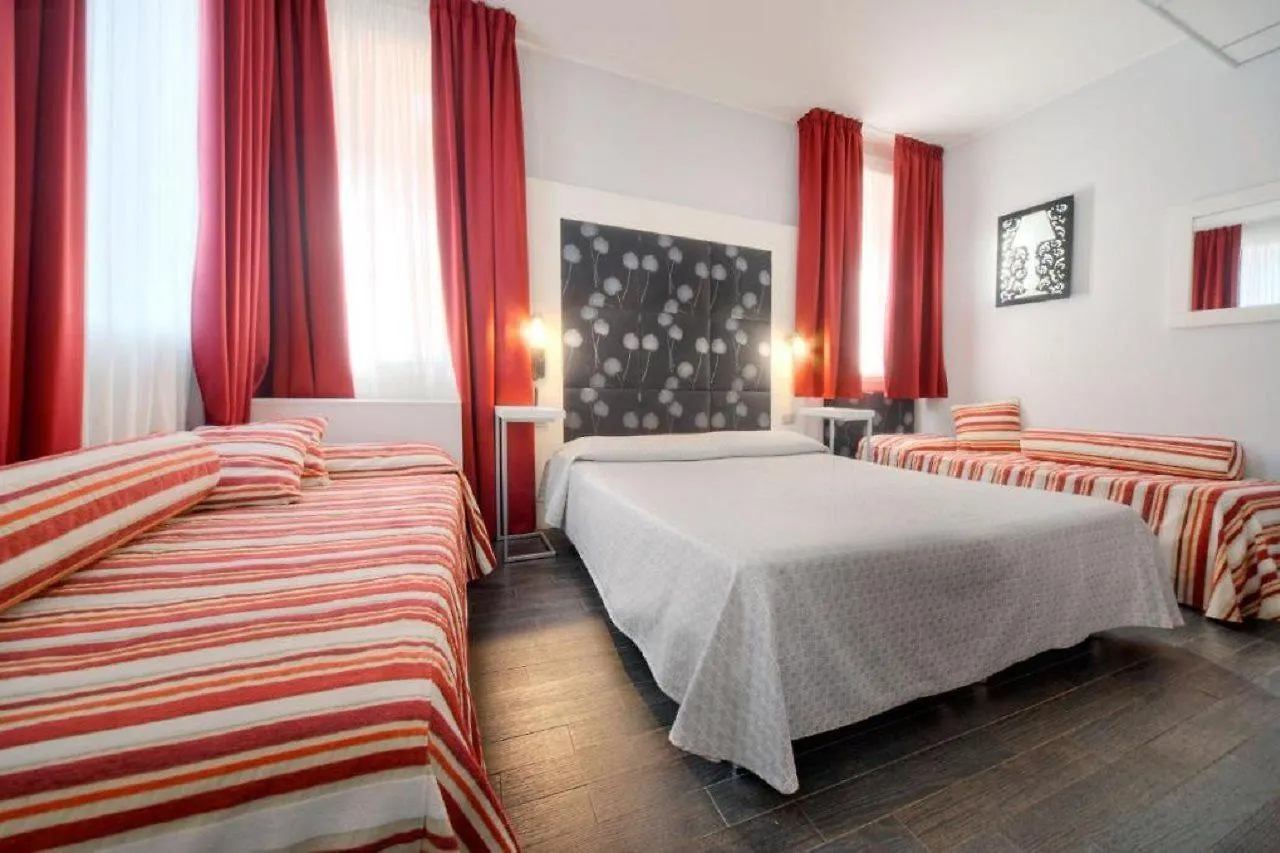 Hotel Aaron Mestre